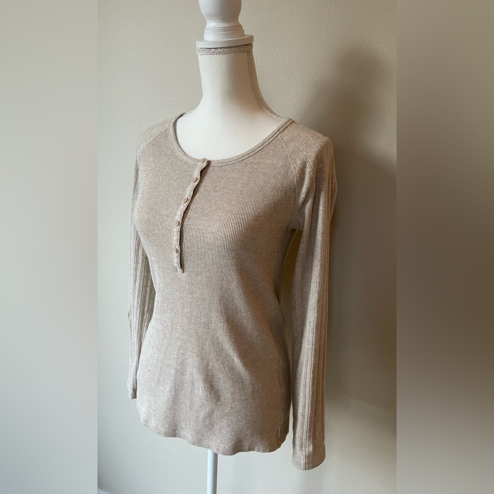 Comfortable Eddie Bauer Stretch Knit Winter Thermal with Button Detail
